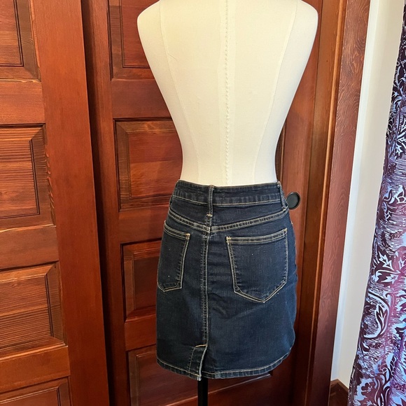 Forever 21 Dark Denim mini skirt sz S - Picture 2 of 4